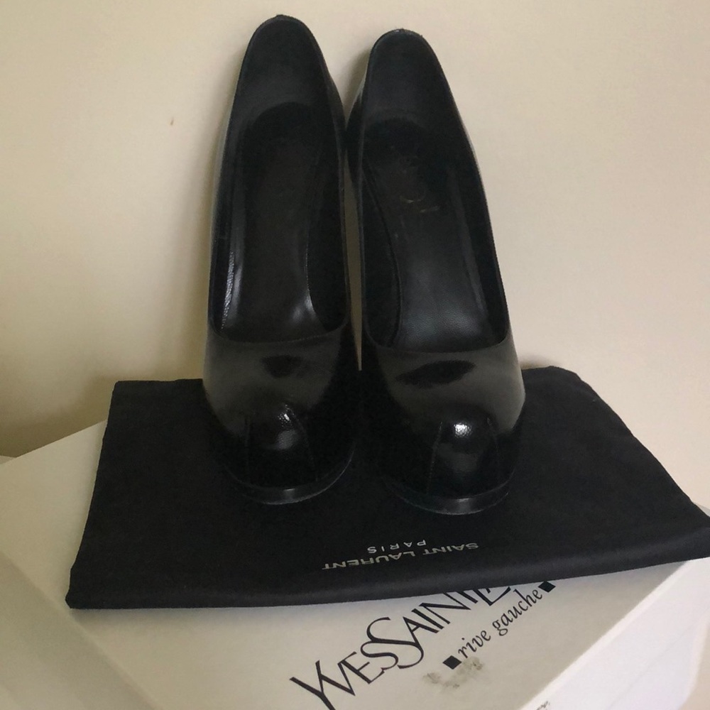 🎁 Saint Laurent ‘Tribute Two’ Pump 🎁